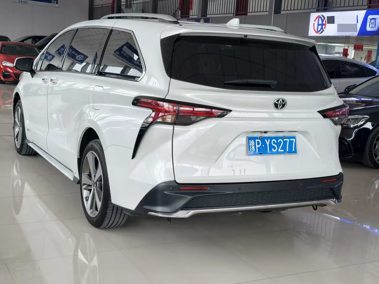 Toyota 2024 Grevia HYBRID 2.5 Stepless Comfort Edition Automatic Transmission 4