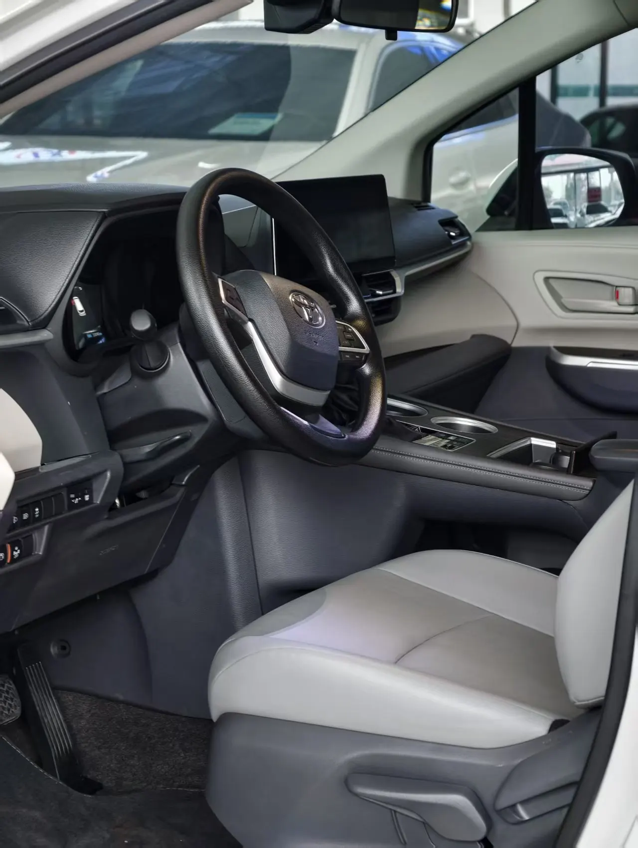 Toyota 2024 Grevia HYBRID 2.5 Stepless Comfort Edition Automatic Transmission 6