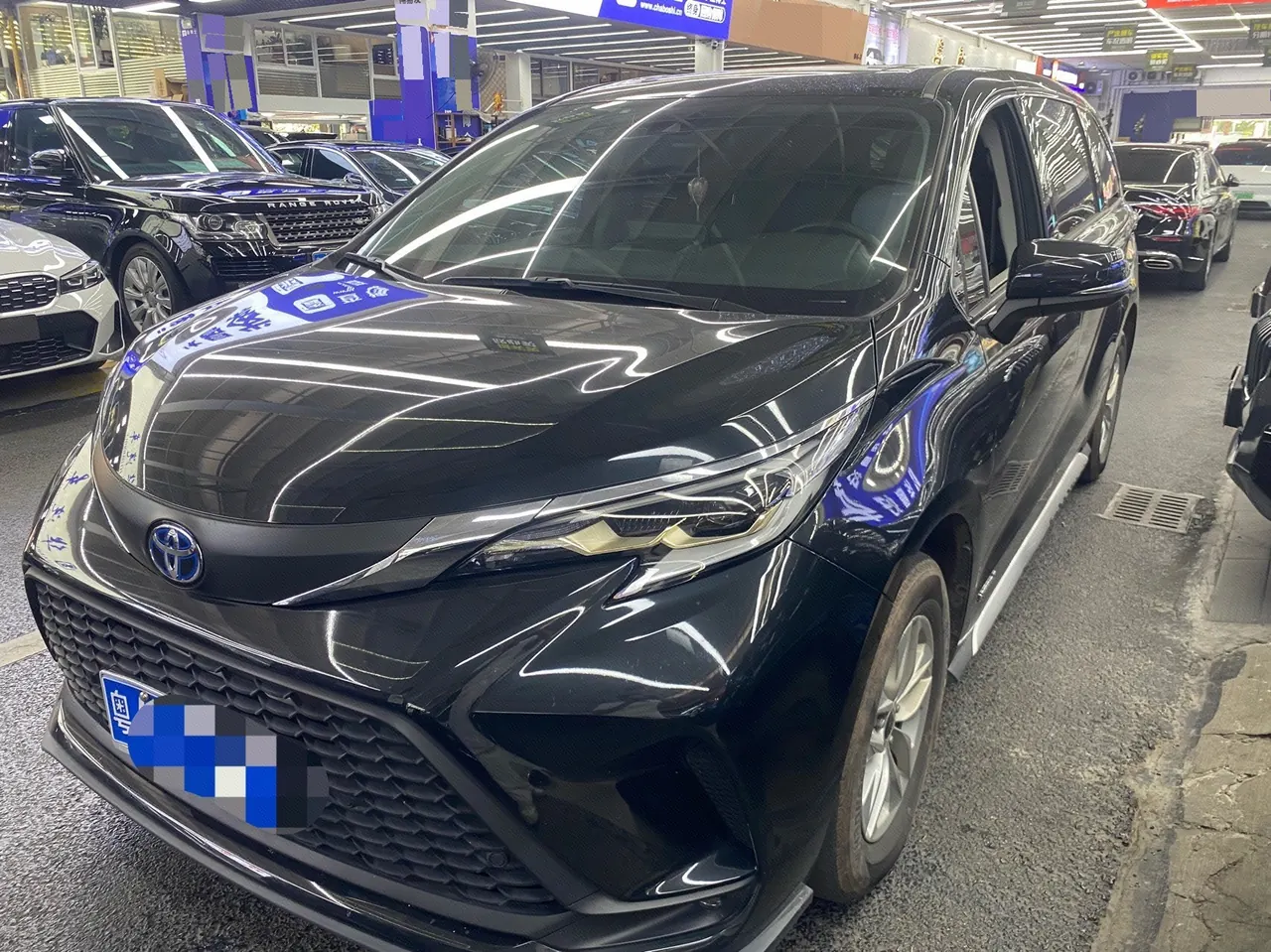 Toyota 2023 Grevia HYBRID 2.5 Stepless Comfort Edition Automatic Transmission - View 1