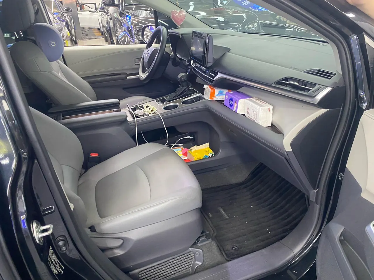 Toyota 2023 Grevia HYBRID 2.5 Stepless Comfort Edition Automatic Transmission 7
